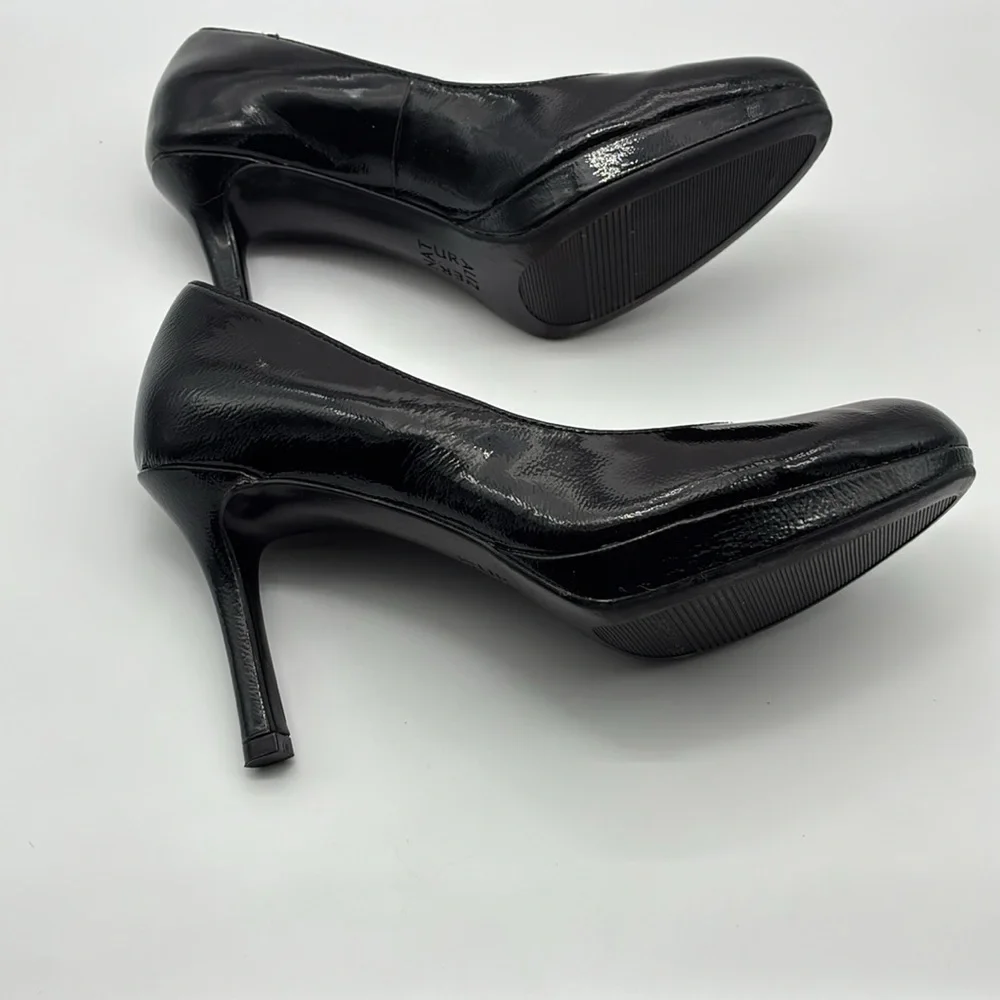 Naturalizer Women's Black Pumps size 5